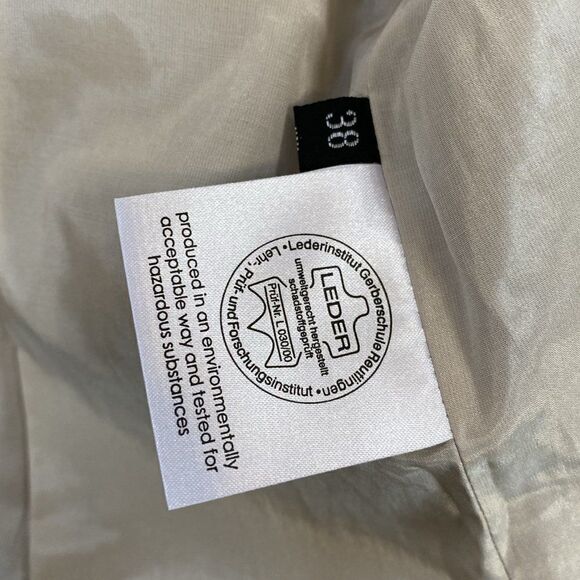 Chris! Long Leather Jacket with Removable Sleeves - Picture 9 of 11